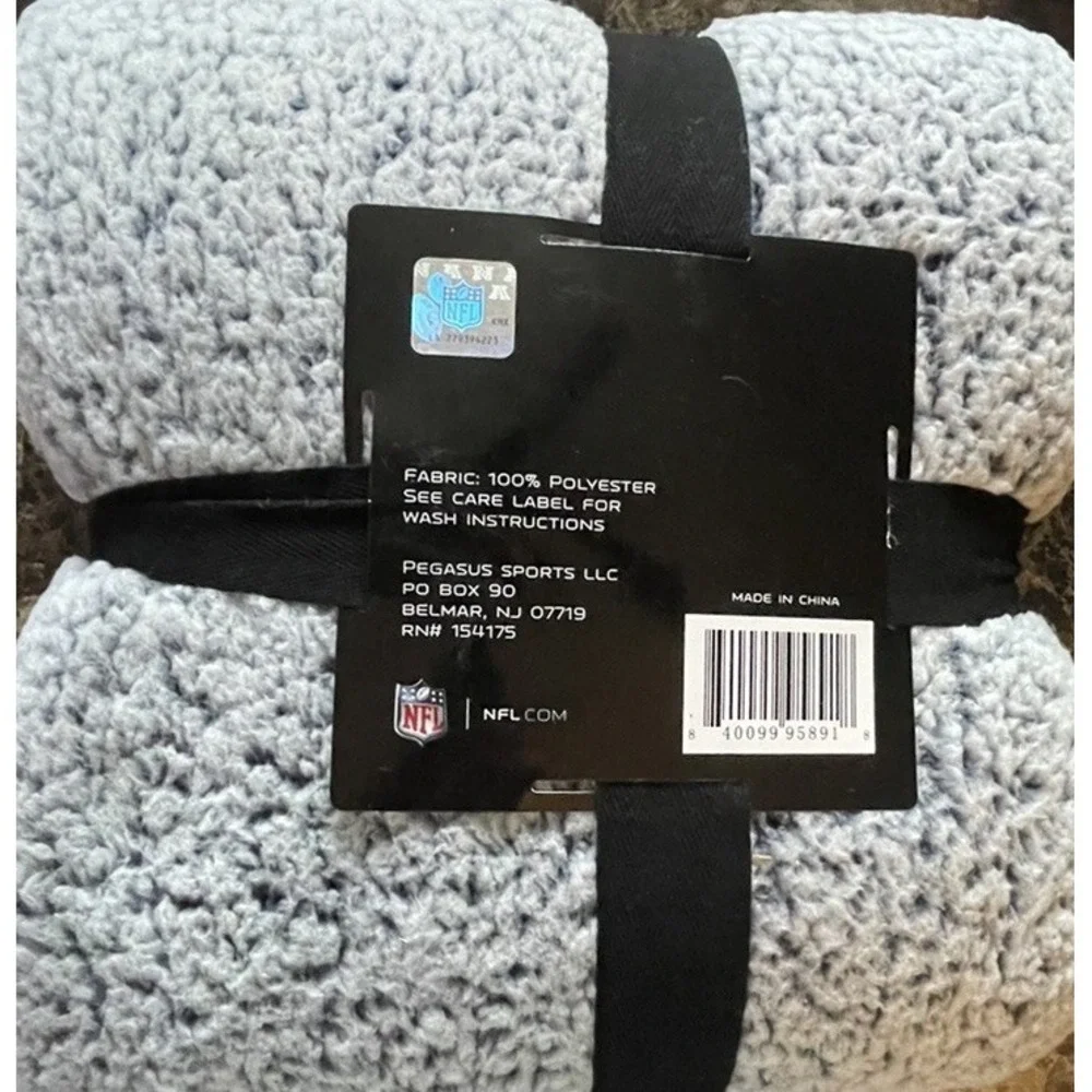 New England Patriots 60×70 Alpine Sherpa Plush Throw Blanket Super Soft NFL Fan